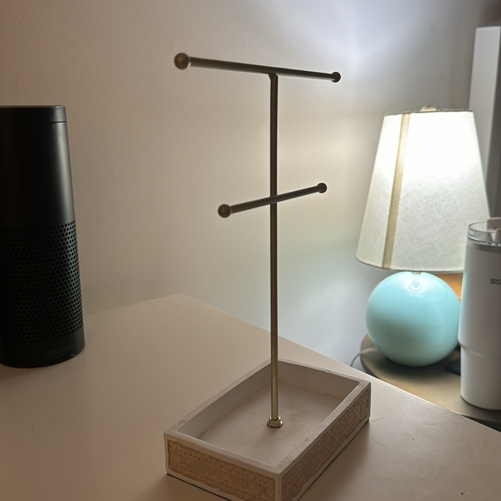 Necklace Stand - Picture 2 of 2